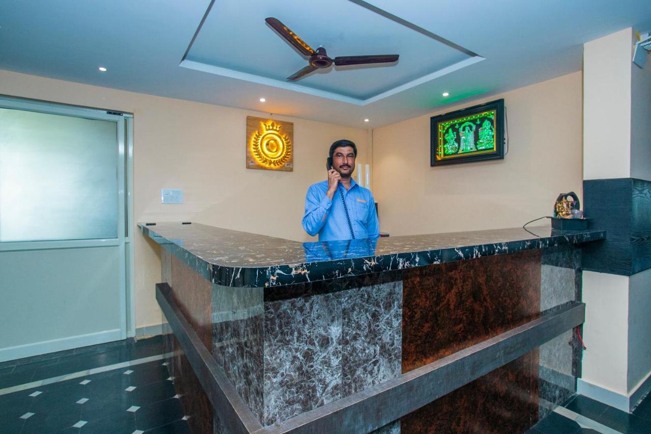 Oyo 22837 Chairmen'S Hotel Bengaluru Zewnętrze zdjęcie